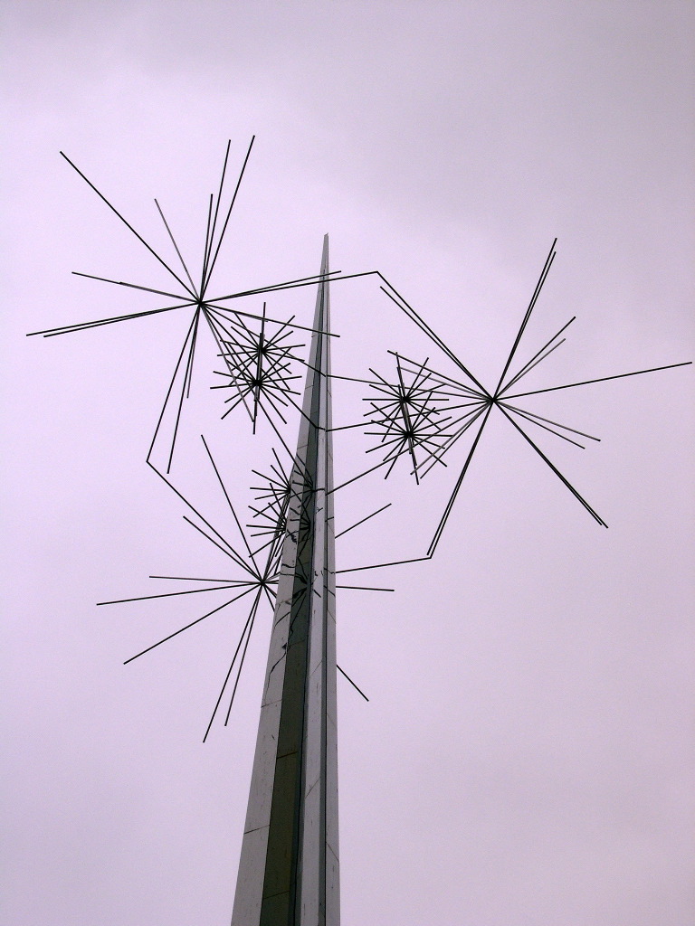 Washington, D.C. - Air and Space Museum - Sculpture Outside