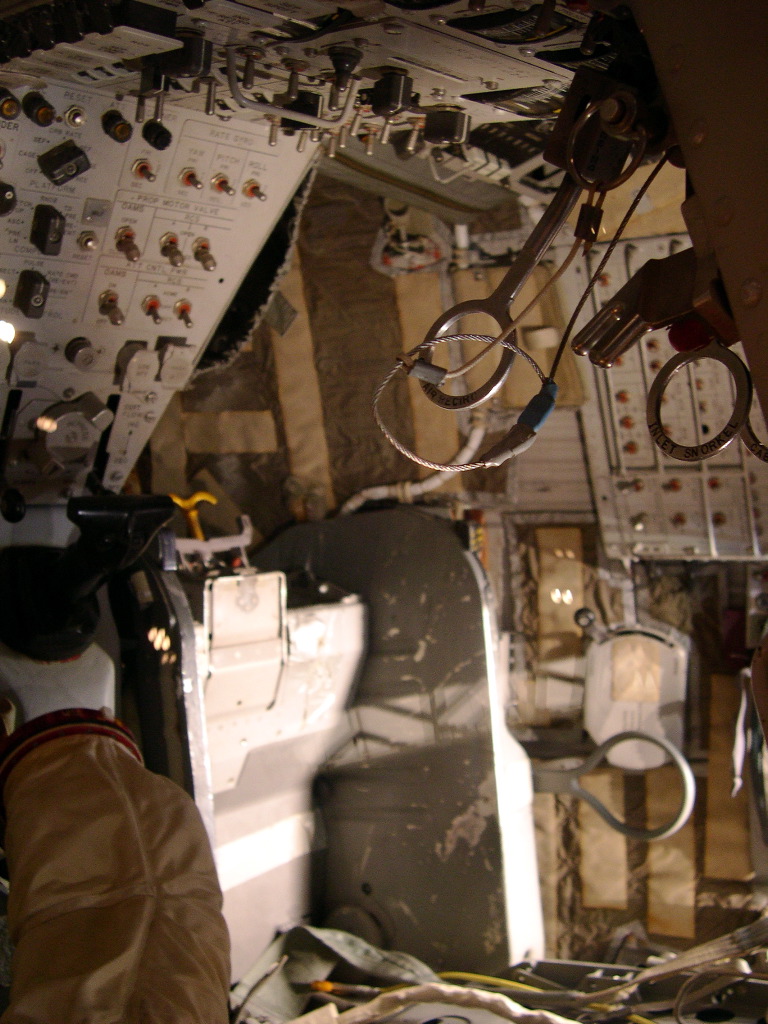 Washington, D.C. - Air and Space Museum - Inside Apollo 2