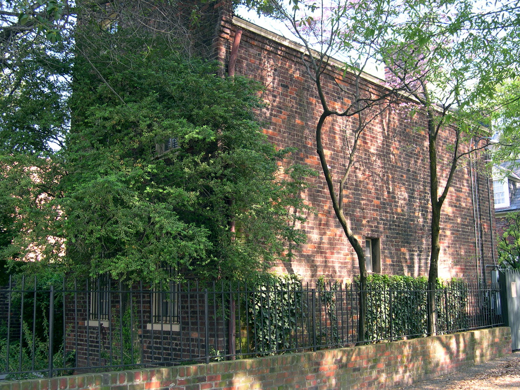 Richmond - Poe Museum - Side