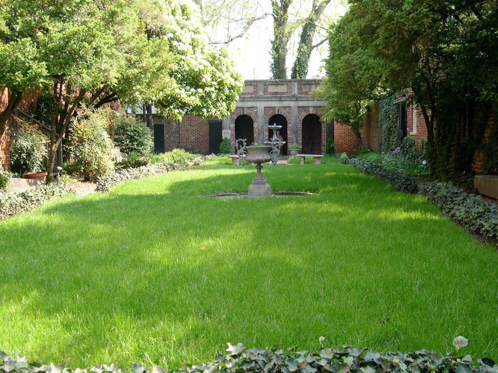 Richmond - Poe Museum - Gardens 2