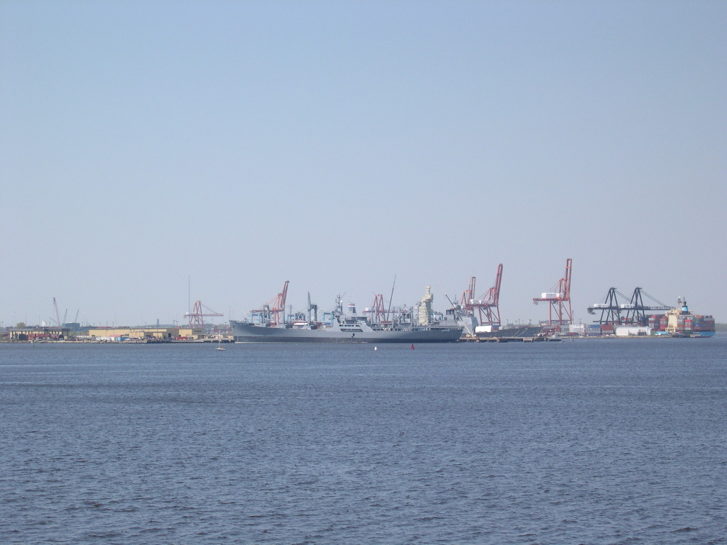 Norfolk - U.S.S. Wisconsin 19 - More Shipyard